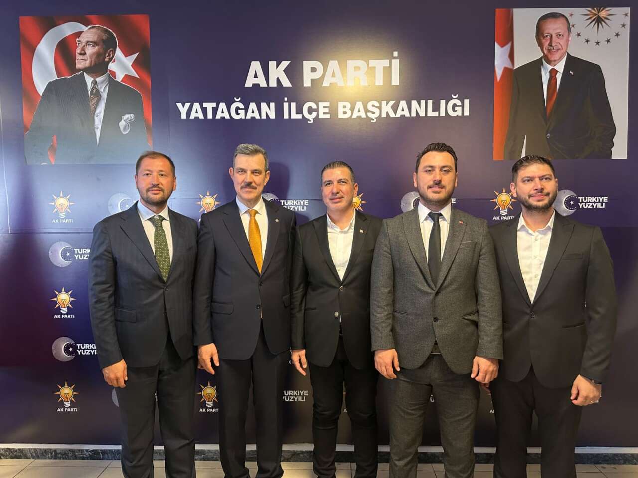 AK Parti Yatağan İlçe Başkanlığının Yeni Hizmet Binası Açıldı: 7 Gence Rozet Takıldı 12